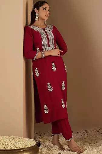 Women Ethnic Motifs Printed Kurta with Trousers
