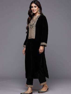 Floral Yoke Design Sequinned Velvet Straight Kurta With Trousers & Dupatta 3