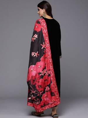 Floral Yoke Design Sequinned Velvet Straight Kurta With Trousers & Dupatta 4