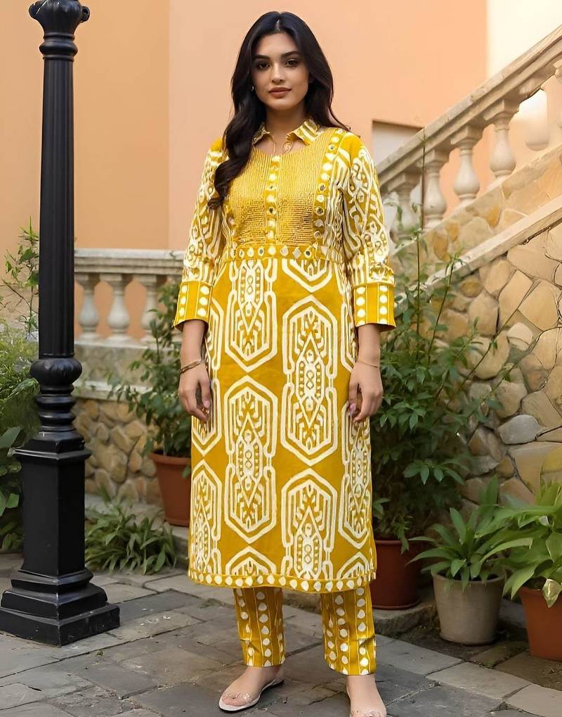 Geometric Printed Pure Cotton Straight Kurta With Trousers