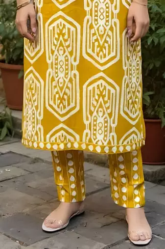 Geometric Printed Pure Cotton Straight Kurta With Trousers