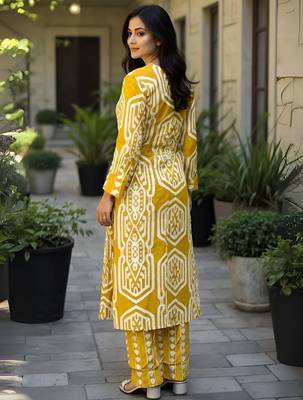 Geometric Printed Pure Cotton Straight Kurta With Trousers 5