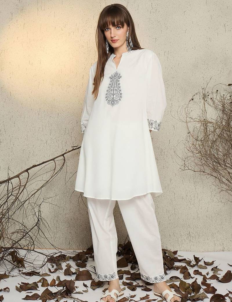 Women Ethnic Motifs Embroidered Pure Cotton Kurta with Trouser