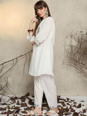 Women Ethnic Motifs Embroidered Pure Cotton Kurta with Trouser 3
