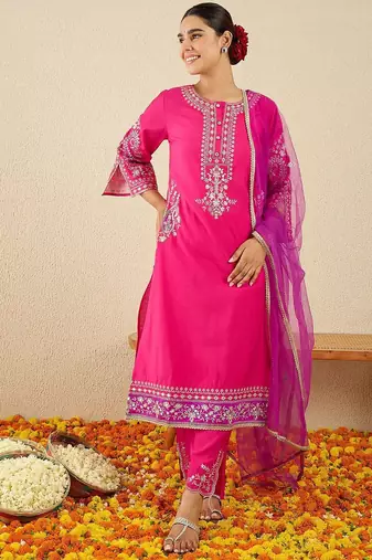 Women Ethnic Motifs Embroidered Regular Kurta Set With Dupatta