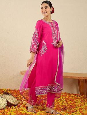 Women Ethnic Motifs Embroidered Regular Kurta Set With Dupatta 3