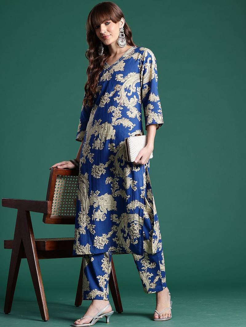 Floral PrintedV-Neck Pure Cotton Straight Kurta With Trousers