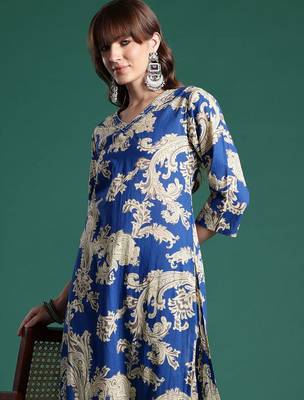 Floral PrintedV-Neck  Cotton Straight Kurta With Trousers 2