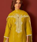 Women Ethnic Motifs Embroidered Regular Thread Work Kurta Set