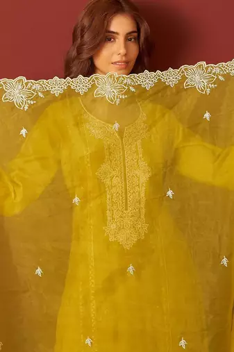 Women Ethnic Motifs Embroidered Regular Thread Work Kurta Set