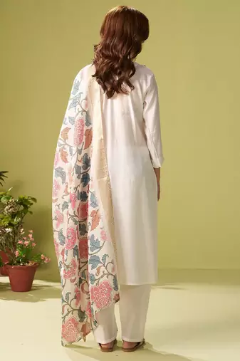 Women Floral Embroidered Kurta with Trousers & Dupatta