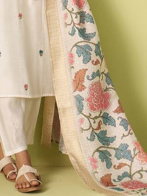 Women Floral Embroidered Kurta with Trousers & Dupatta 7
