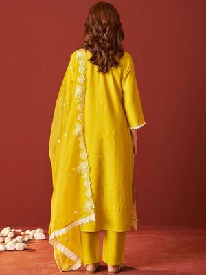 Women Floral Embroidered Kurta with Trousers & Dupatta 4