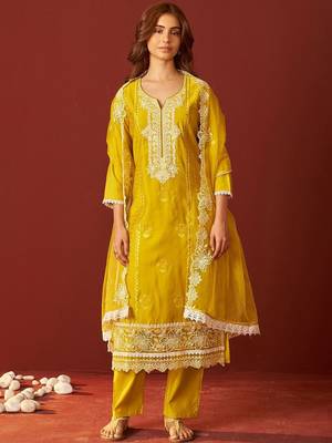 Women Floral Embroidered Kurta with Trousers & Dupatta 5