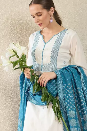 Women Ethnic Motifs Embroidered Regular Thread Work Pure Cotton Kurta with Trousers & With Dupatta