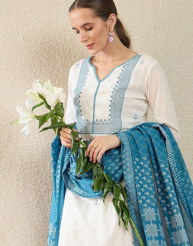 Women Ethnic Motifs Embroidered Regular Thread Work Pure Cotton Kurta with Trousers & With Dupatta
