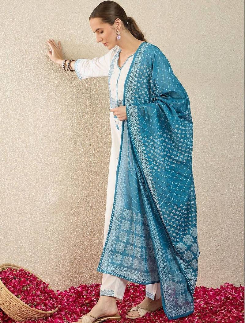 Women Ethnic Motifs Embroidered Regular Thread Work Pure Cotton Kurta with Trousers & With Dupatta