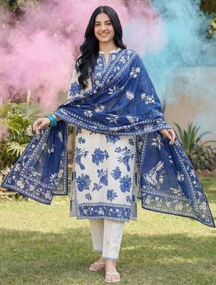 Women Animal Printed Regular Pure Cotton Kurta with Trousers & With Dupatta 1
