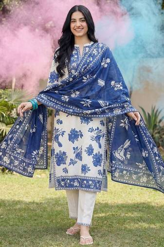 Women Animal Printed Regular  Cotton Kurta with Trousers & With Dupatta