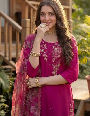 Women Floral Embroidered Regular Thread Work Liva Kurta with Trousers & With Dupatta 4