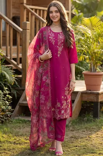 Women Floral Embroidered Regular Thread Work Liva Kurta with Trousers & With Dupatta