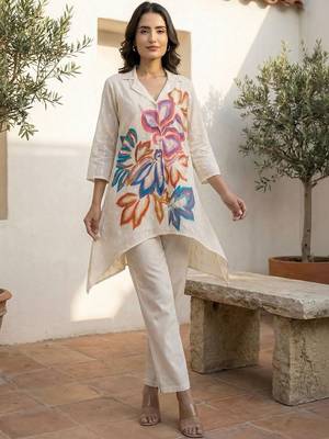 Women Floral Printed Regular Pure Cotton Kurta with Trousers 4