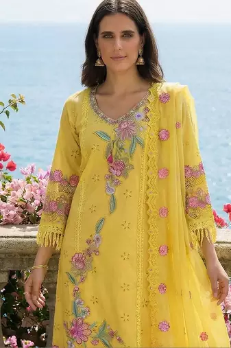 Women Floral Embroidered Regular Thread Work Pure Cotton Kurta with Trousers & With Dupatta