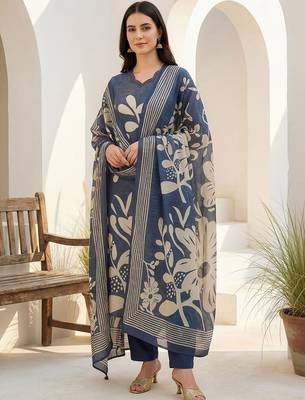 Women Floral Printed Regular Beads and Stones Kurta with Trousers & With Dupatta 1