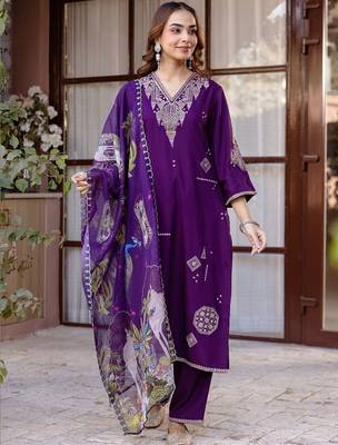 Women Ethnic Motifs Embroidered Regular Thread Work Kurta with Trousers & With Dupatta 5