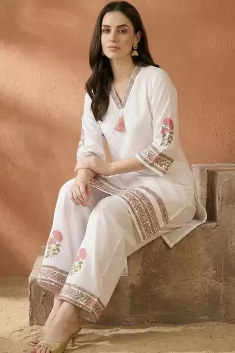 Women Floral Printed Regular Pure Cotton Kurta with Trousers