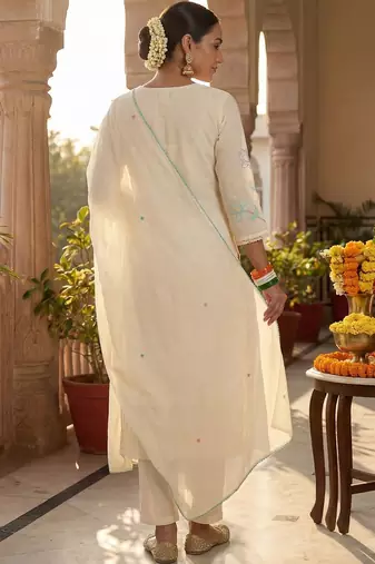 Women Ethnic Motifs Embroidered Regular Thread Work Pure Cotton Kurta with Trousers & With Dupatta