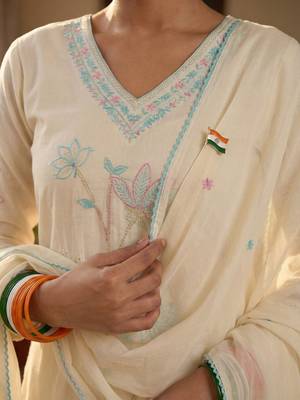 Women Ethnic Motifs Embroidered Regular Thread Work Pure Cotton Kurta with Trousers & With Dupatta 4