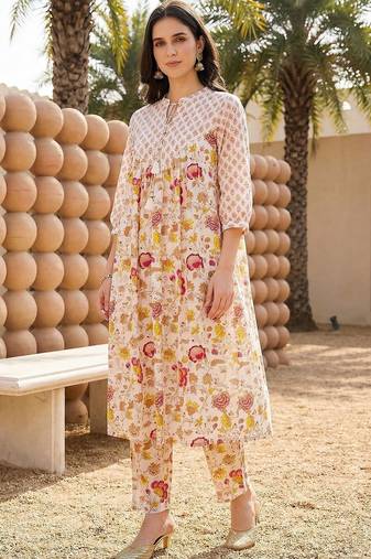 Women Floral Printed Empire Pure Cotton Kurta with Trousers