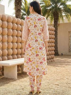Women Floral Printed Empire Pure Cotton Kurta with Trousers 3