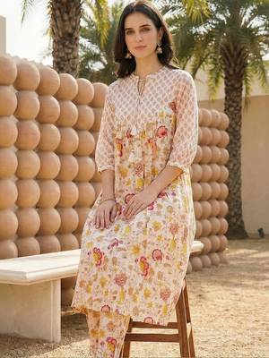 Women Floral Printed Empire Pure Cotton Kurta with Trousers 4