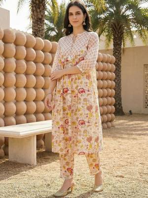 Women Floral Printed Empire Pure Cotton Kurta with Trousers 5