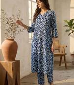 Women Printed Regular  Cotton Kurta with Trousers