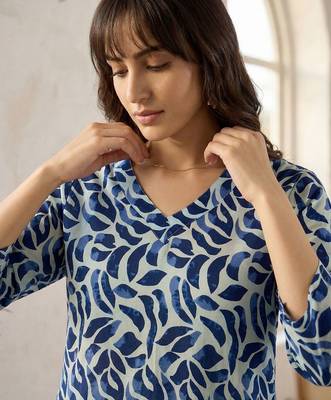 Women Printed Regular  Cotton Kurta with Trousers 2