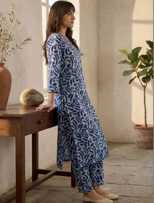 Women Printed Regular  Cotton Kurta with Trousers 4