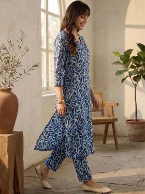 Women Printed Regular  Cotton Kurta with Trousers 5