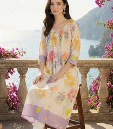 Women Floral Printed Pleated Pure Cotton Kurta with Trousers