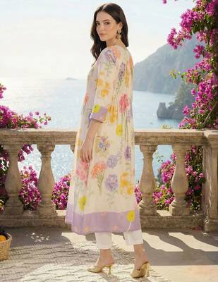 Women Floral Printed Pleated Pure Cotton Kurta with Trousers 4