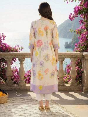 Women Floral Printed Pleated Pure Cotton Kurta with Trousers 5