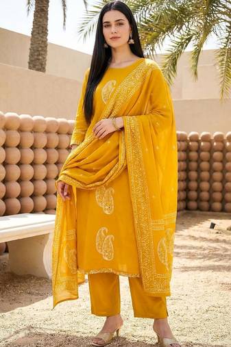 Women Paisley Printed Regular Thread Work Pure Cotton Kurta with Trousers & With Dupatta