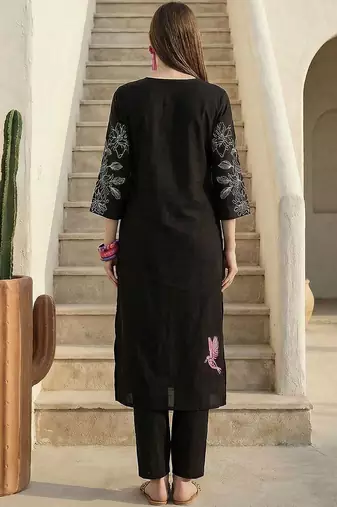 Women Floral Embroidered Regular Thread Work Pure Cotton Kurta with Trousers
