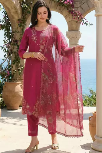 Women Floral Embroidered Regular Thread Work Liva Kurta with Trousers & With Dupatta
