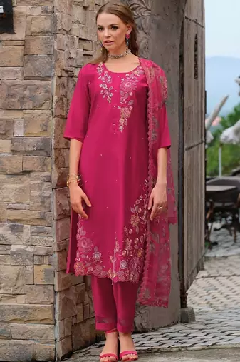 Women Floral Embroidered Regular Thread Work Liva Kurta with Trousers & With Dupatta