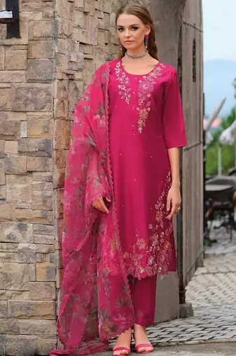 Women Floral Embroidered Regular Thread Work Liva Kurta with Trousers & With Dupatta