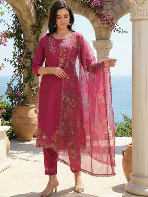 Women Floral Embroidered Regular Thread Work Liva Kurta with Trousers & With Dupatta 1