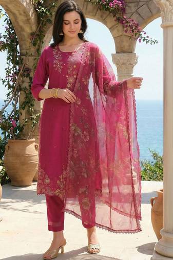 Women Floral Embroidered Regular Thread Work Liva Kurta with Trousers & With Dupatta